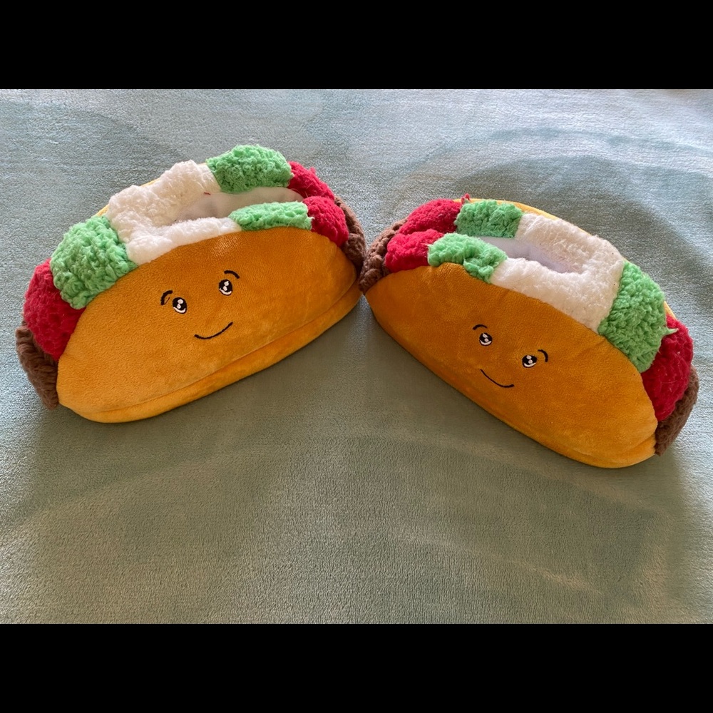 American Eagle taco slippers, size small